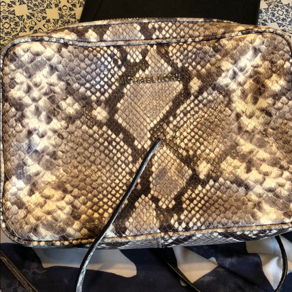 Michael Kors Snake print cross body bag - Picture 3 of 3